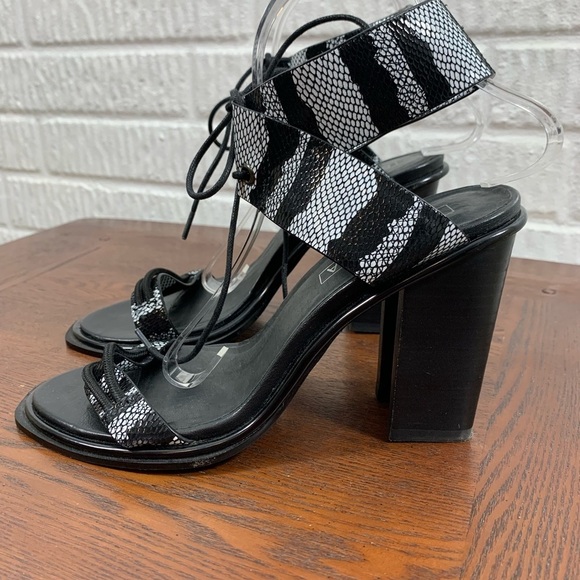SOL SANA Chuck II Heel in Black & White Snakeskin 40 9 - Picture 2 of 11